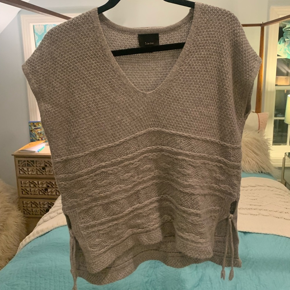 Short sleeve gray sweater from adorable boutique